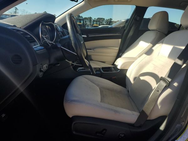2019 CHRYSLER 300