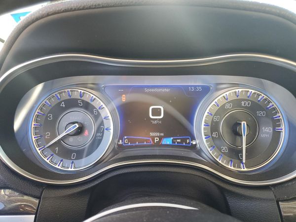 2019 CHRYSLER 300