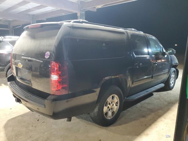 2013 CHEVROLET SUBURBAN LT