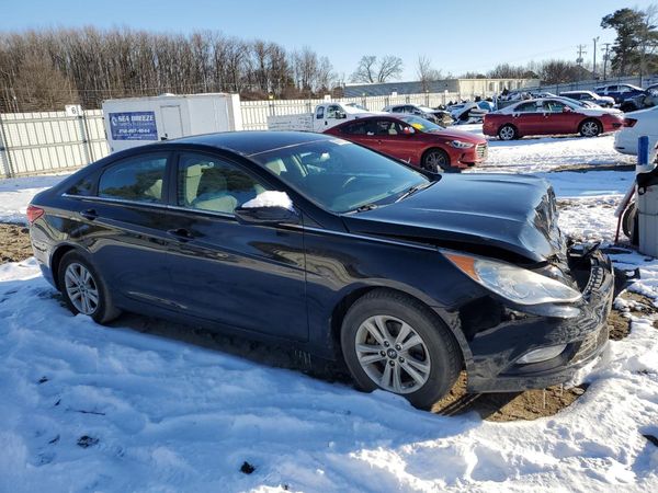 2013 HYUNDAI SONATA GLS/ GLS Popular — Passenger 3/4