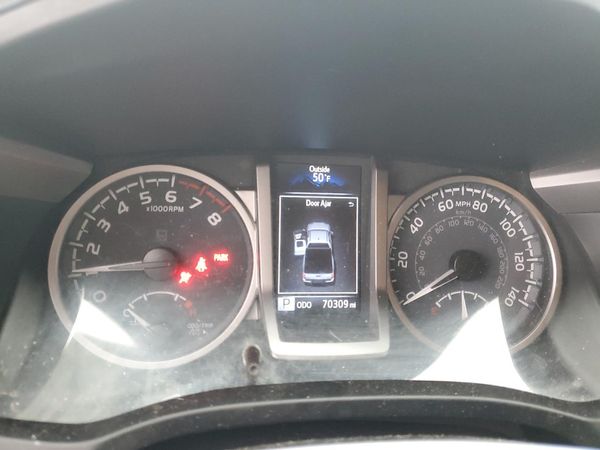 2022 TOYOTA TACOMA SR5