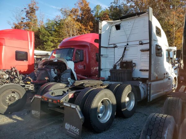 2020 VOLVO VNL