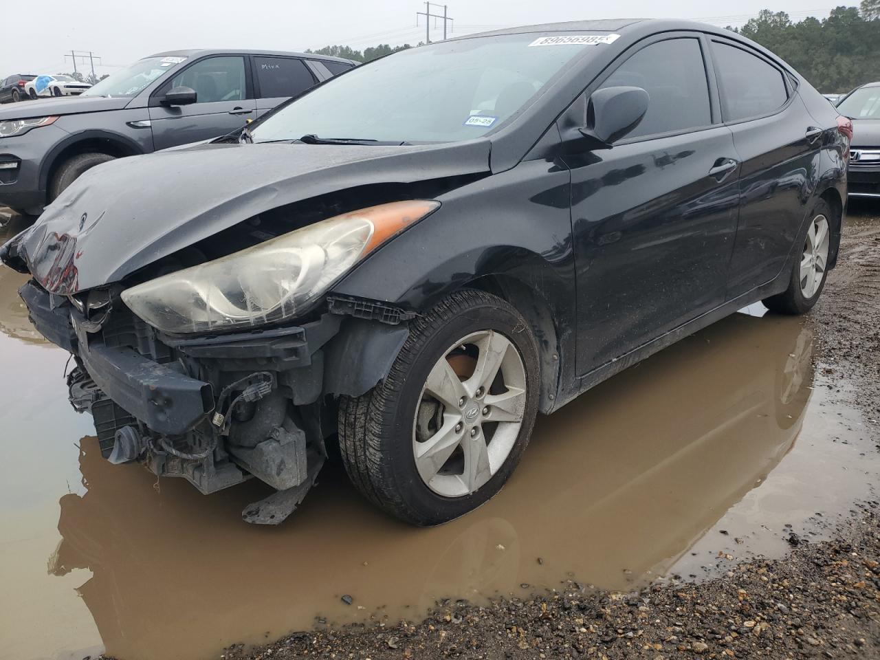 2013 HYUNDAI ELANTRA