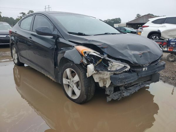2013 HYUNDAI ELANTRA