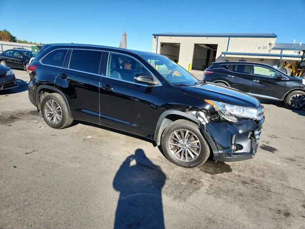 2018 TOYOTA HIGHLANDER SE/XLE