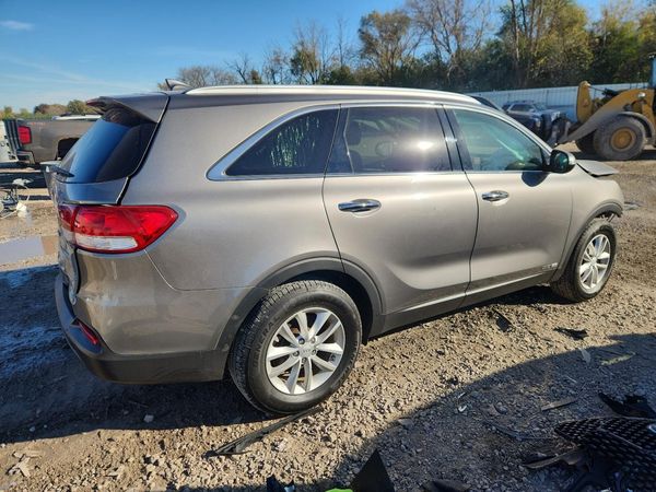 2017 KIA SORENTO L, LX