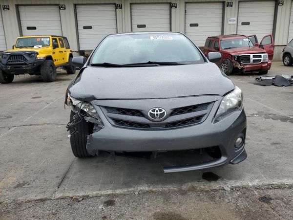 2013 TOYOTA COROLLA