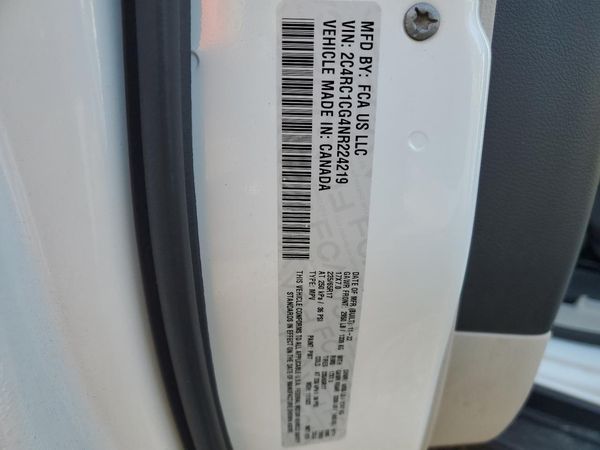 2022 CHRYSLER VOYAGER LX