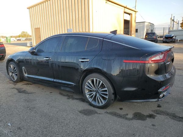 2019 KIA STINGER Base