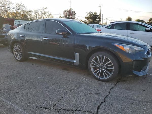 2019 KIA STINGER Base