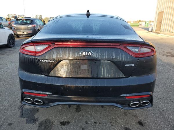 2019 KIA STINGER Base