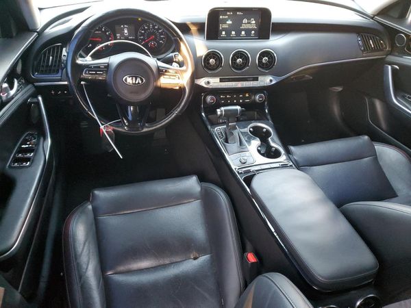 2019 KIA STINGER Base