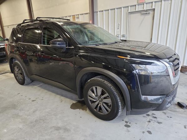2024 NISSAN PATHFINDER SV