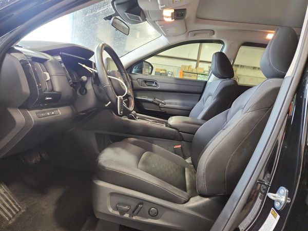 2024 NISSAN PATHFINDER SV