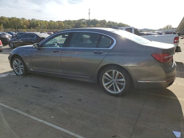 2016 BMW 750