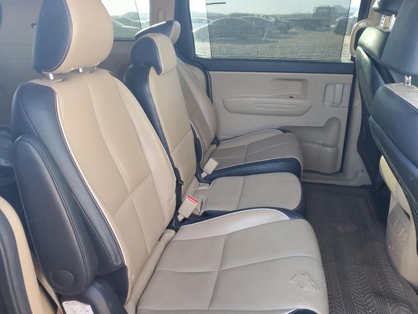 2017 KIA SEDONA