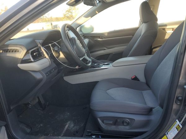 2022 TOYOTA CAMRY LE — DENT