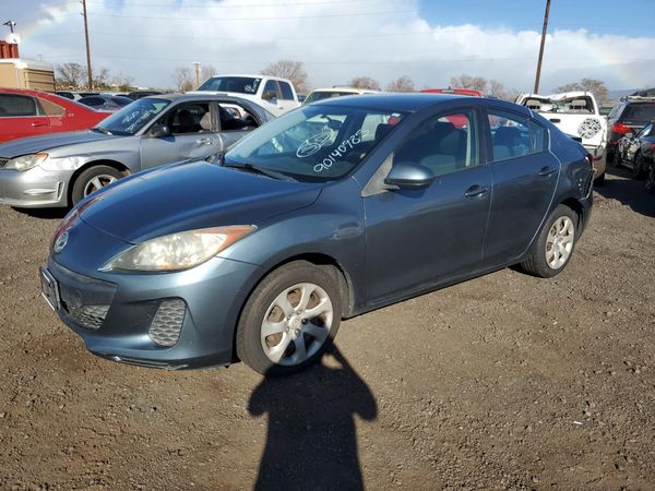 2013 MAZDA 3 SV/Base