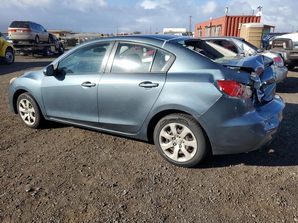 2013 MAZDA 3 SV/Base