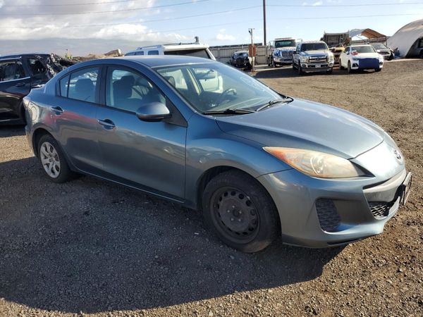 2013 MAZDA 3 SV/Base