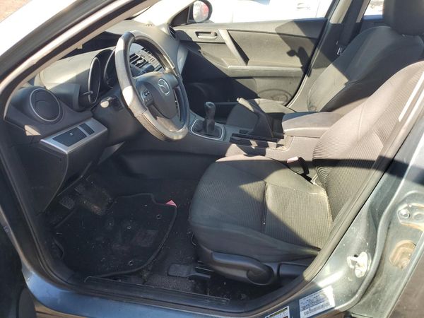 2013 MAZDA 3 SV/Base