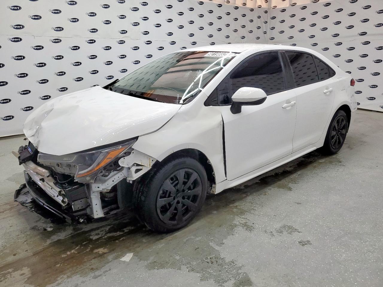 2021 TOYOTA COROLLA LE — Front 3/4