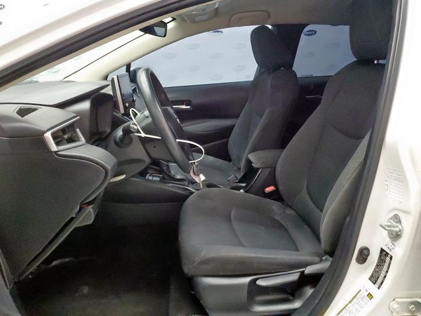 2021 TOYOTA COROLLA LE — DENT