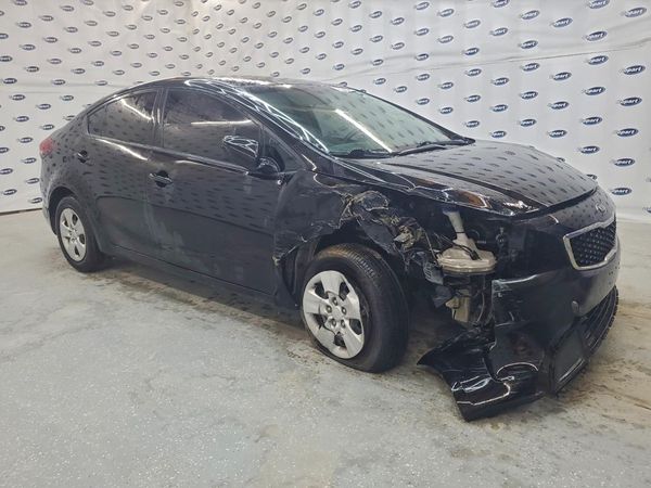 2018 KIA FORTE LX Base — Passenger 3/4