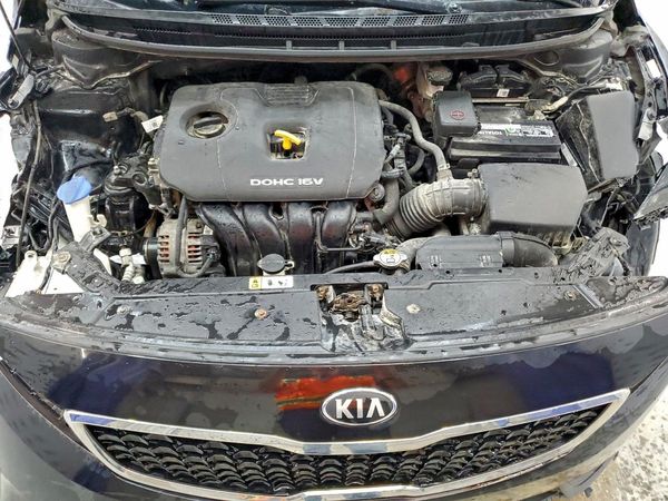 2018 KIA FORTE LX Base — Engine bay