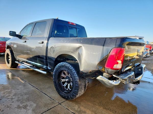 2016 RAM 1500 SLT