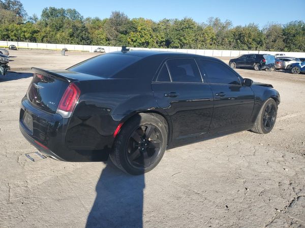 2018 CHRYSLER 300