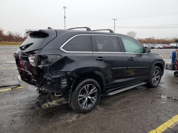 2017 TOYOTA HIGHLANDER