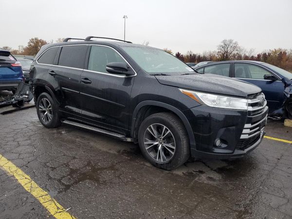 2017 TOYOTA HIGHLANDER
