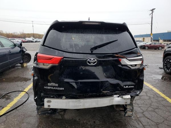 2017 TOYOTA HIGHLANDER