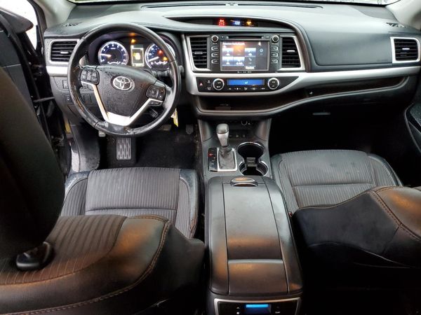 2017 TOYOTA HIGHLANDER