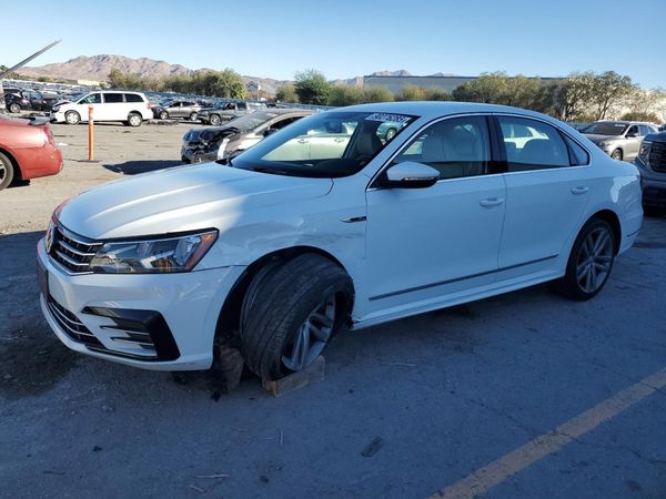 2017 VOLKSWAGEN PASSAT R-Line