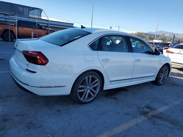 2017 VOLKSWAGEN PASSAT R-Line