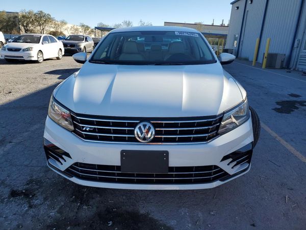 2017 VOLKSWAGEN PASSAT R-Line