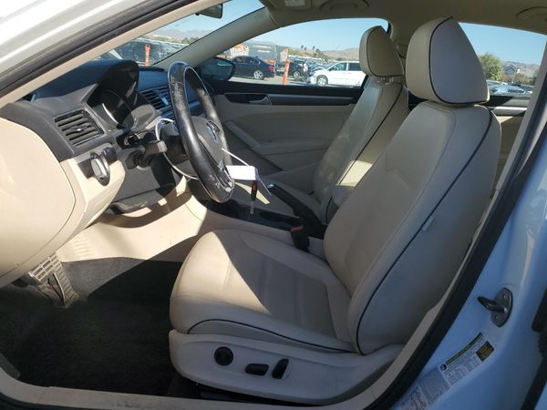 2017 VOLKSWAGEN PASSAT R-Line