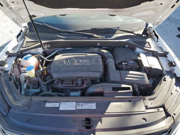 2017 VOLKSWAGEN PASSAT R-Line