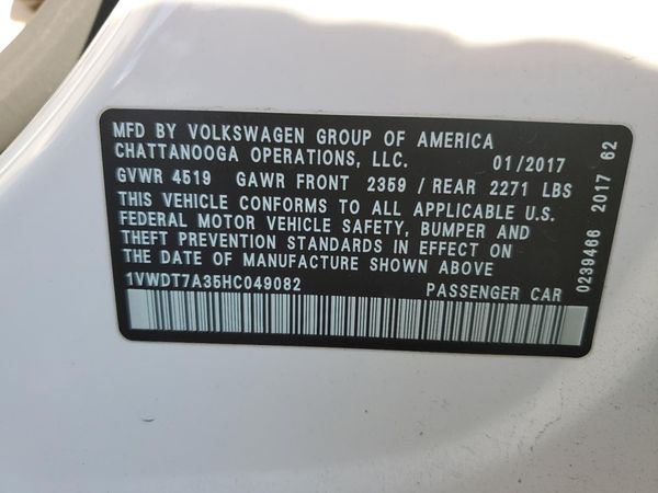 2017 VOLKSWAGEN PASSAT R-Line