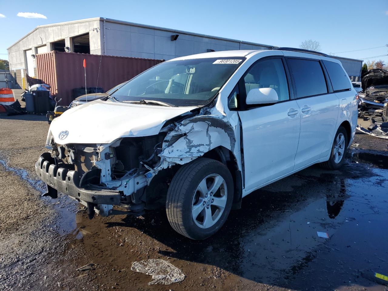 2013 TOYOTA SIENNA