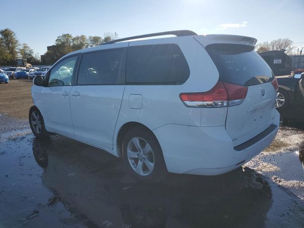 2013 TOYOTA SIENNA
