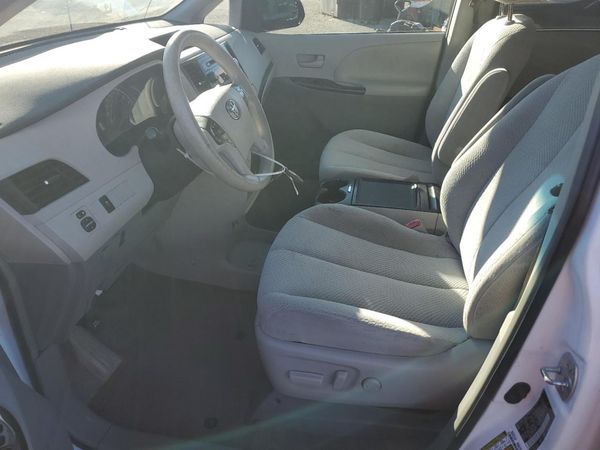 2013 TOYOTA SIENNA