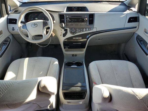 2013 TOYOTA SIENNA