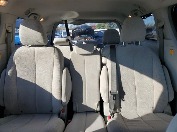 2013 TOYOTA SIENNA