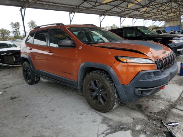 2015 JEEP CHEROKEE Trailhawk — Passenger 3/4