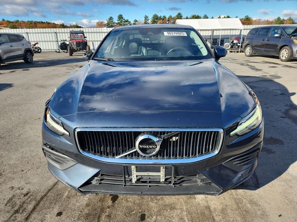 2019 VOLVO S60 Momentum