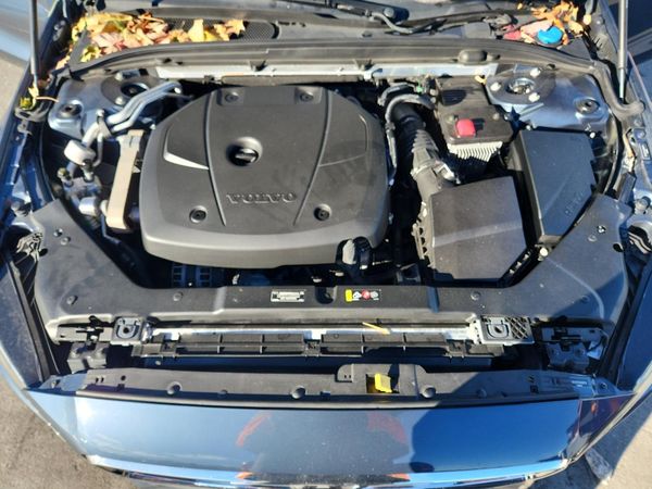2019 VOLVO S60 Momentum