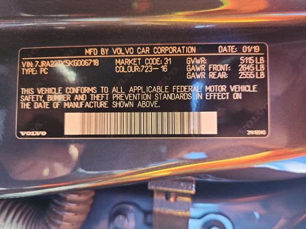 2019 VOLVO S60 Momentum